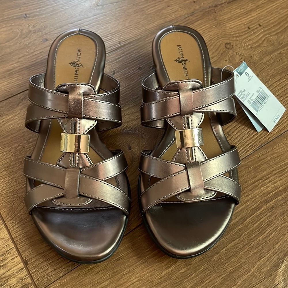 🦦Pewter sandals🦦